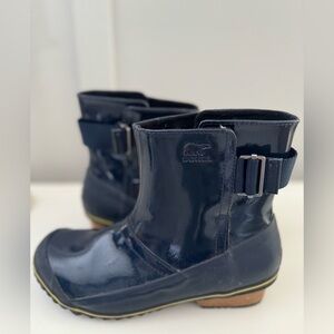 Sorel slip on Rainboots